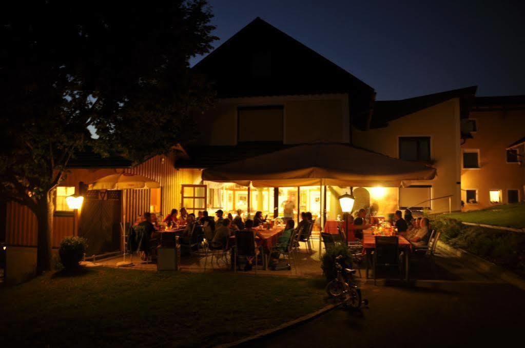 Gasthof-Pension Silvia Haibach ob der Donau エクステリア 写真