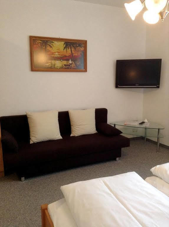 Gasthof-Pension Silvia Haibach ob der Donau エクステリア 写真